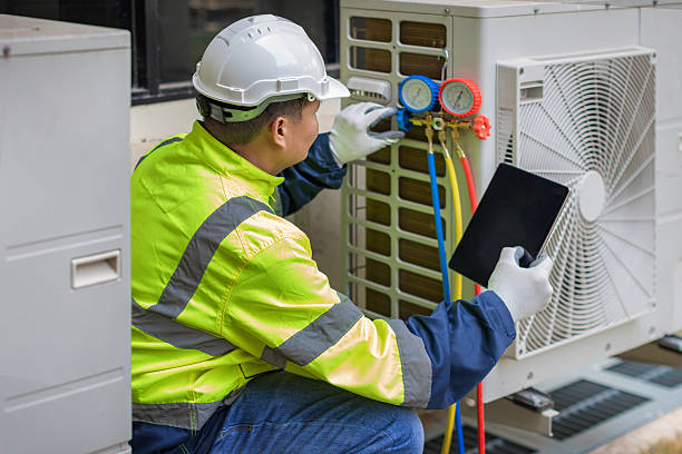 Professional Hvac technician working in Middletown, RI